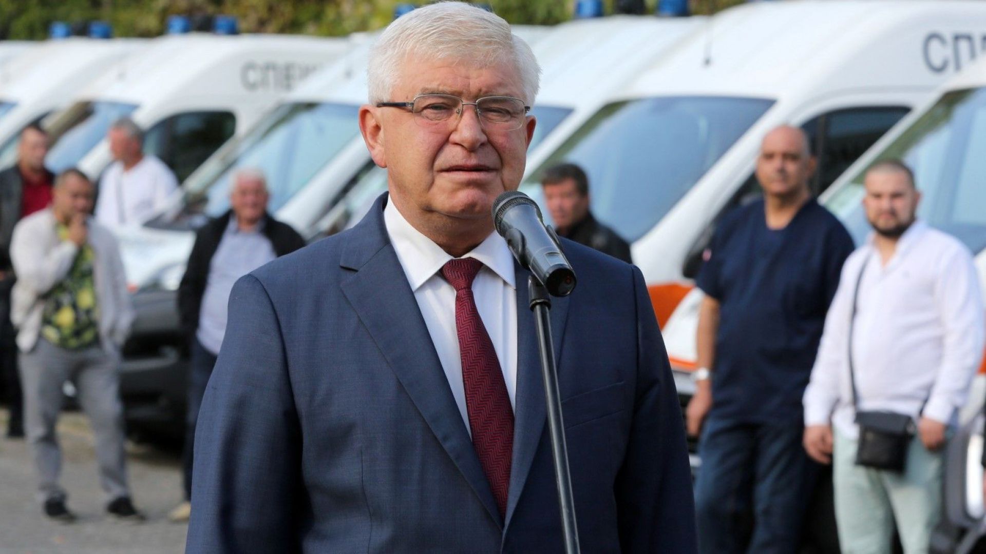 Здравният министър Кирил Ананиев потвърди че правителството е намалило отпуснатите