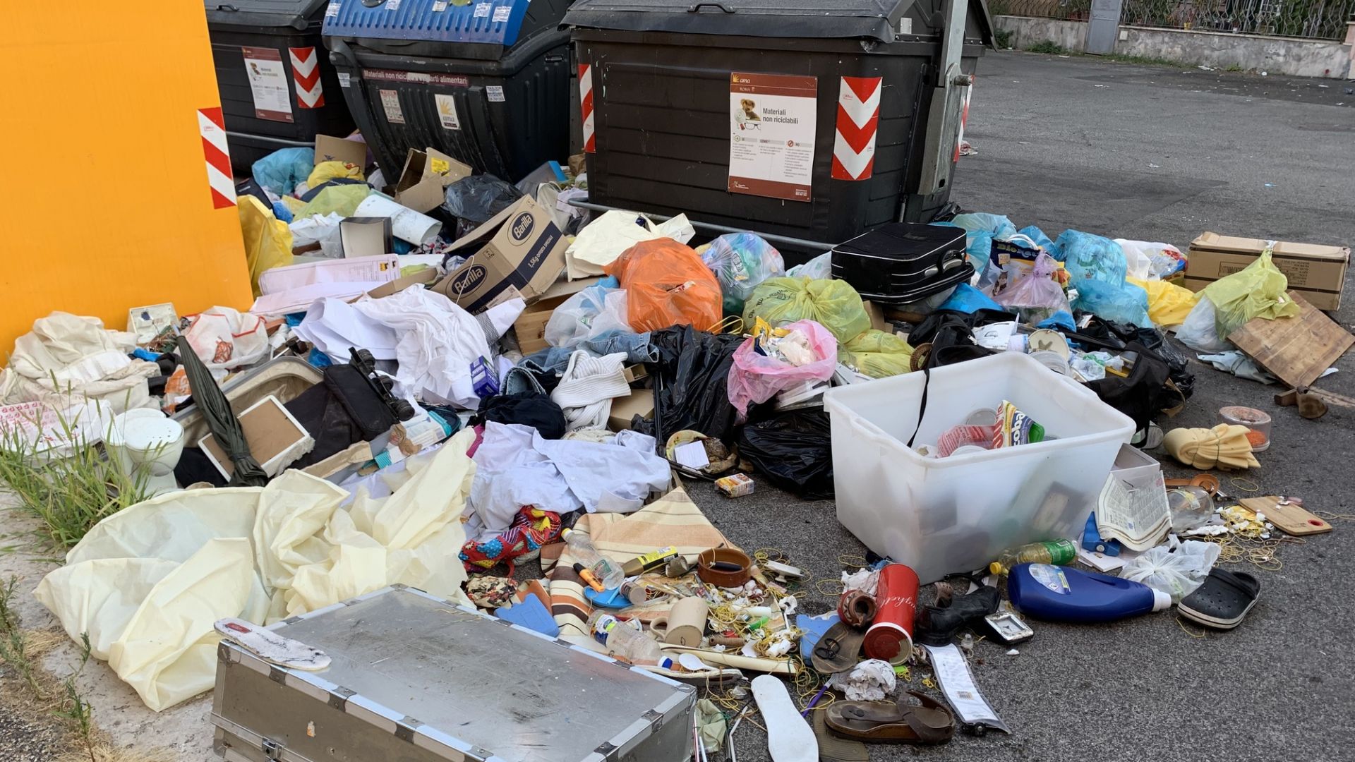 Жителите на Рим са призовани да не изхвърлят боклук днес