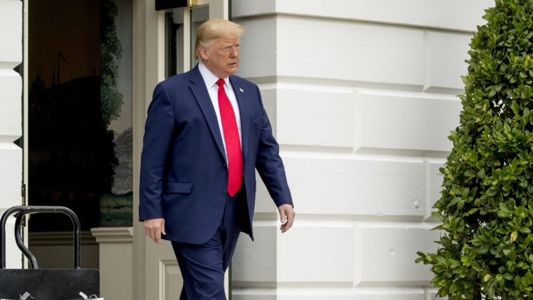 Президентът на САЩ Доналд Тръмп проведе телефонен разговор с двама