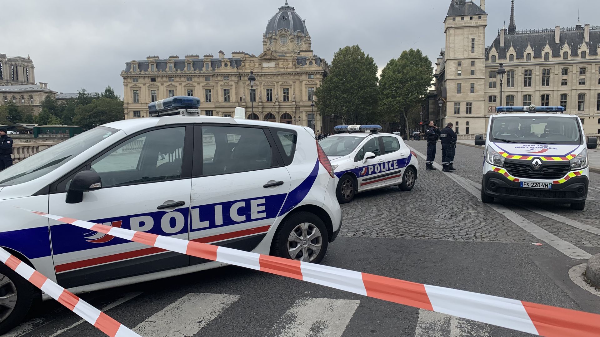 Извършителят на нападението в полицейска префектура в Париж при което