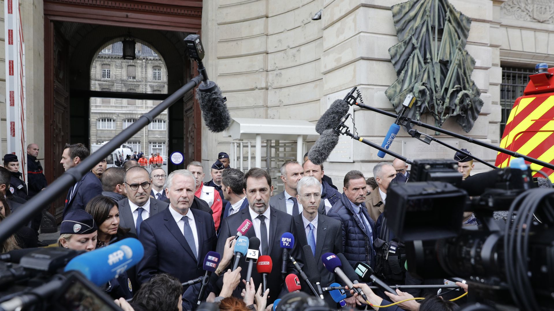 Служителят в полицията който уби четирима свои колеги в централата