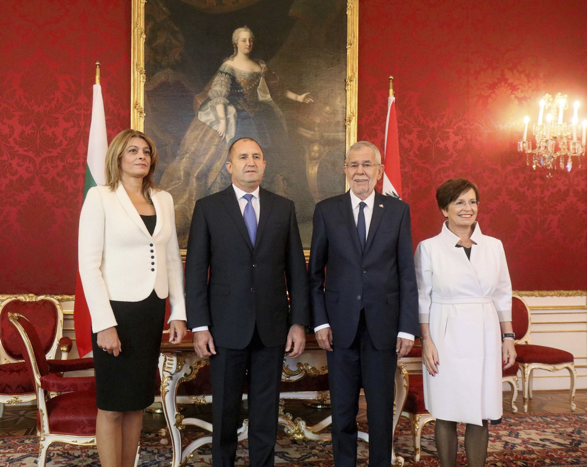 Румен и Десислава Радеви бяха посрещнати от австрийския президент и съпругата му