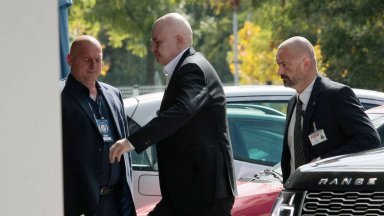 Лидерът на Има такъв народ Слави Трифонов обяви че няма