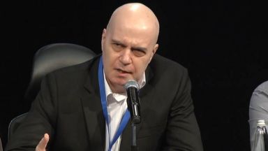 Лидерът на ИТН Слави Трифонов излезе с провокативно обръщение към