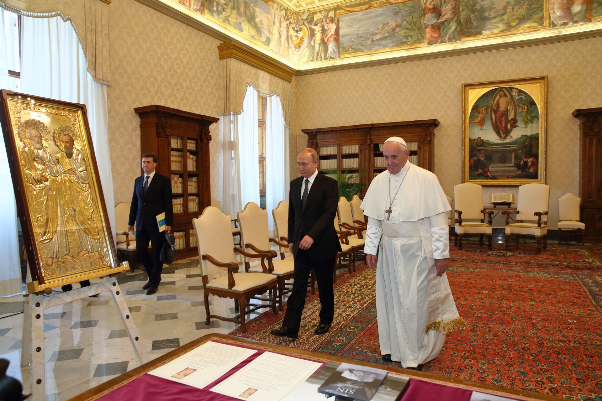 4 юли 2019 г. - Владимир Путин се среща с папа Франциск във Ватикана.
