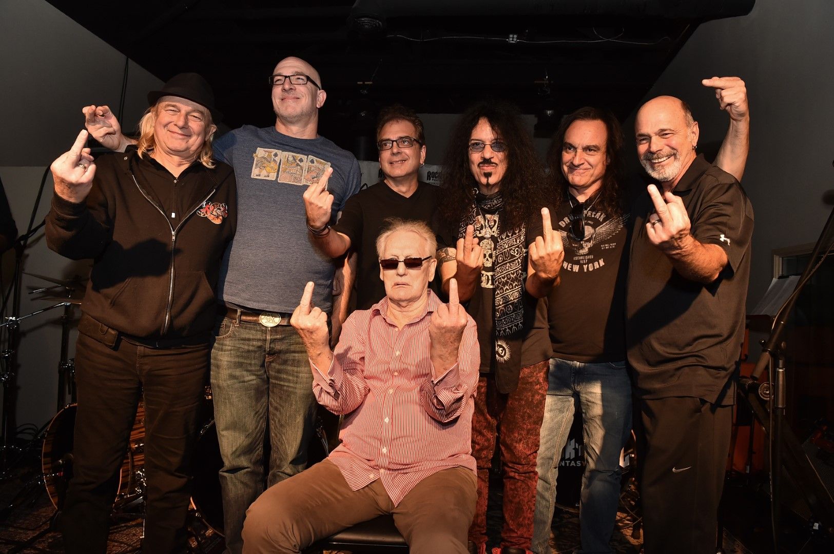 Джинджър Бейкър с Алан Уайт от Yes, Тай Денис от Manzarek-Krieger Band, Бил Амендола от Modern, Франки Бинали от Quiet Riot, Вини Апис от Dio, Дани Серафин от Chicago