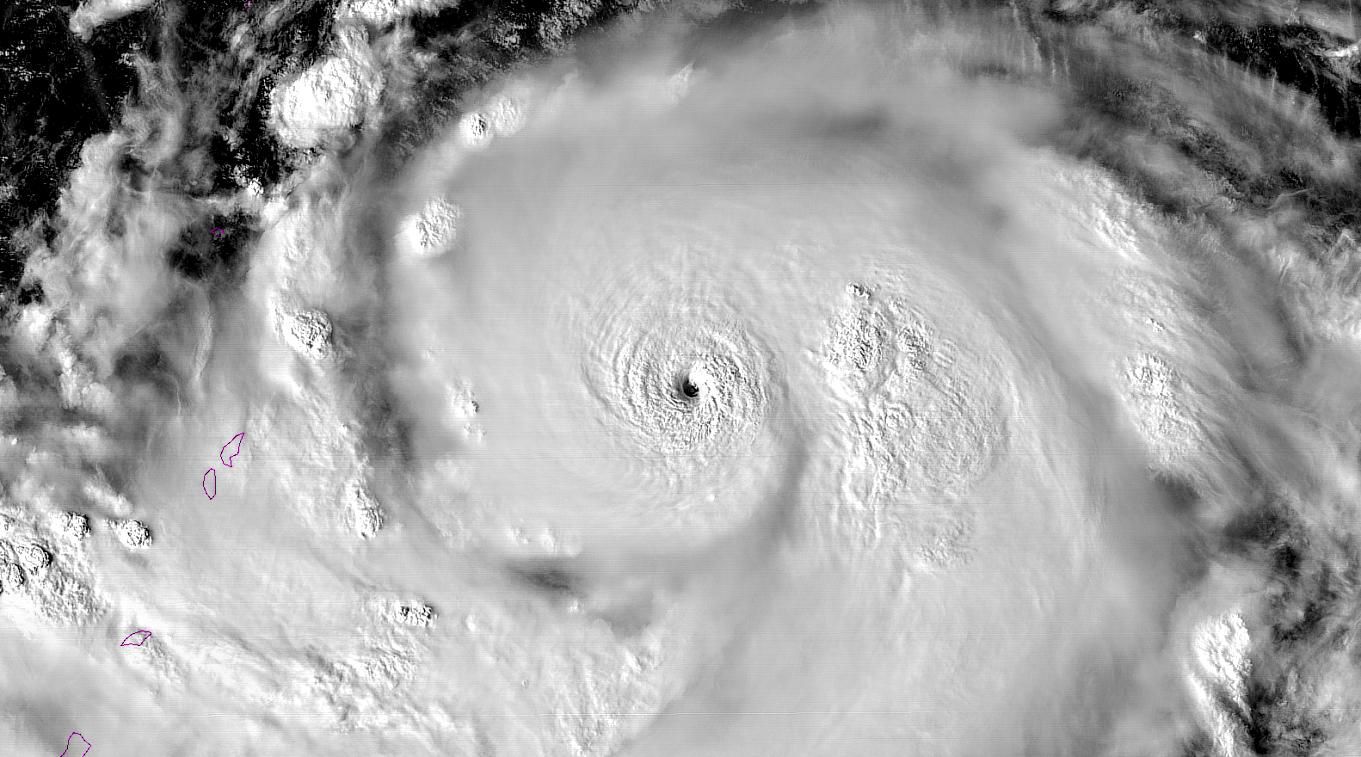 Тайфунът-чудовище Хагибис заплашва Япония