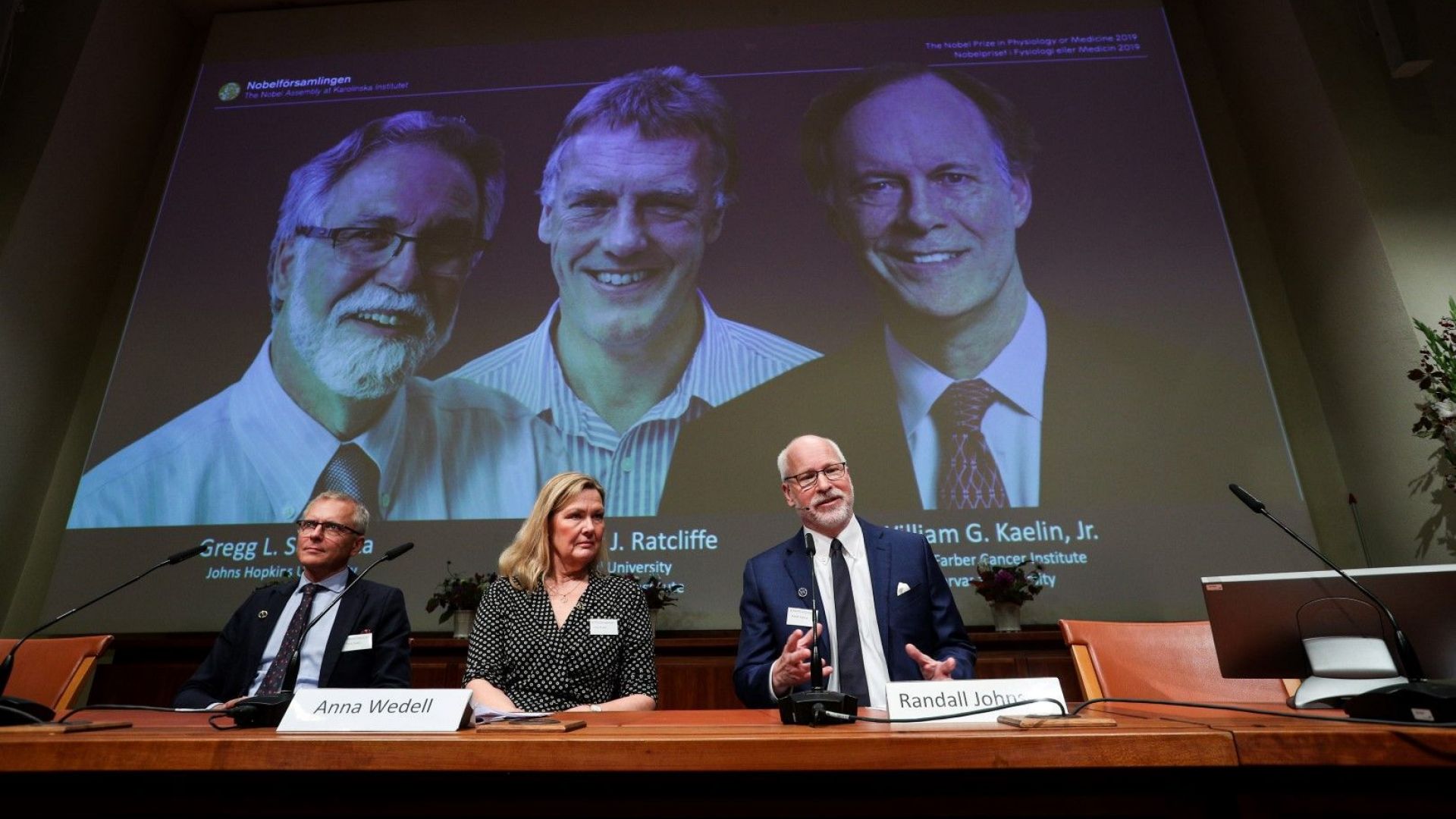 Американците Уилям Кейлин и Грег Семенза и британецът Питър Ратклиф