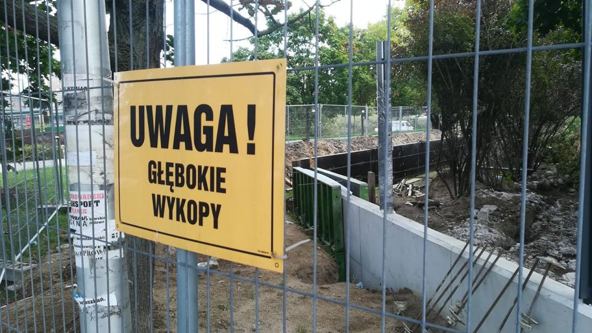 Двама полски сапьори бяха убити а други четирима ранени