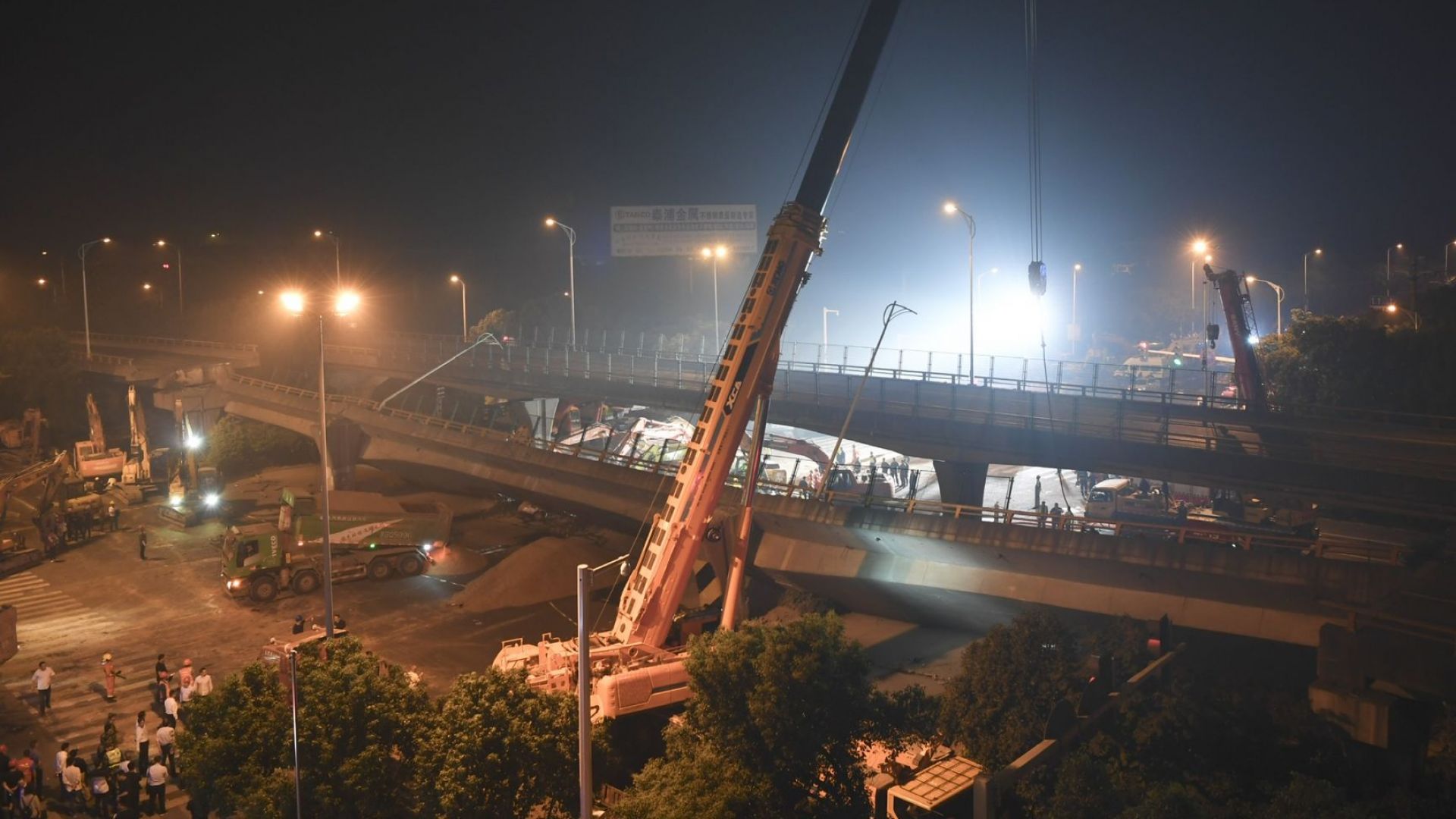 Мост се срути в Китай, има трима загинали (снимки/видео)