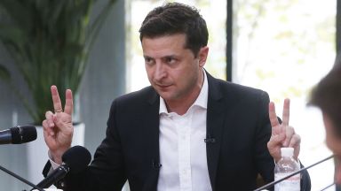 Украинският президент Володимир Зеленски е дал положителна проба за новия