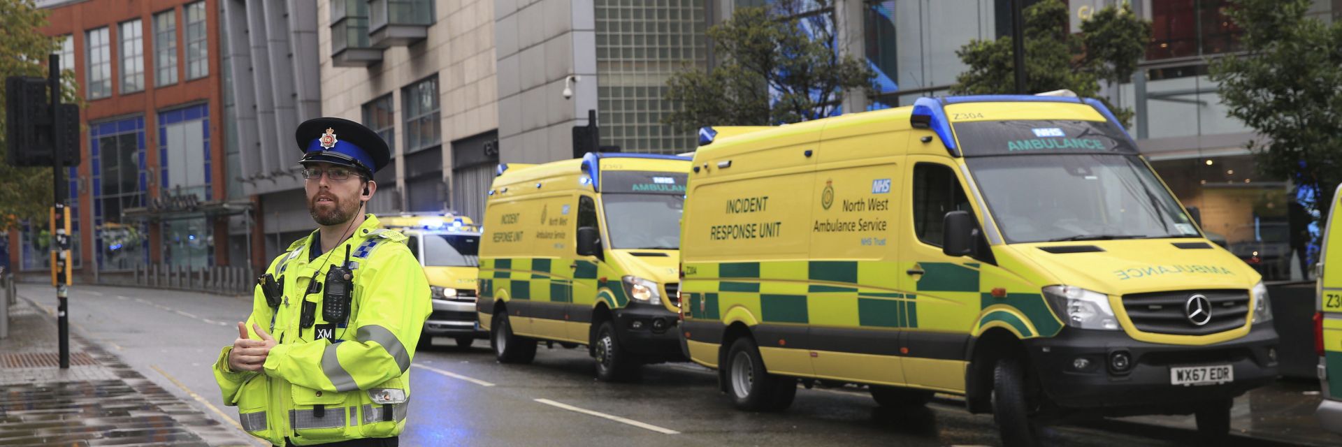 Петима са ранени с нож при нападение в мол в Манчестър