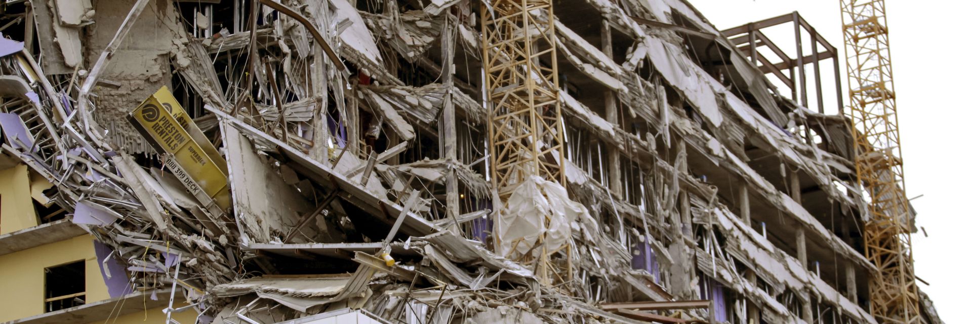 Срути се част от строящ се хотел в Ню Орлиънс, има жертви (снимки, видео)