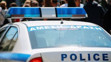 Гръцката полиция е задържала след преследване 32 годишен сириец който превозвал