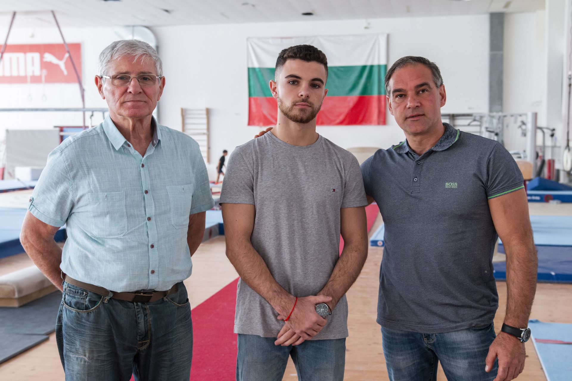 С личния му треньор Дамян Игнатов (вляво) и шефа на федерацията Красимир Дунев