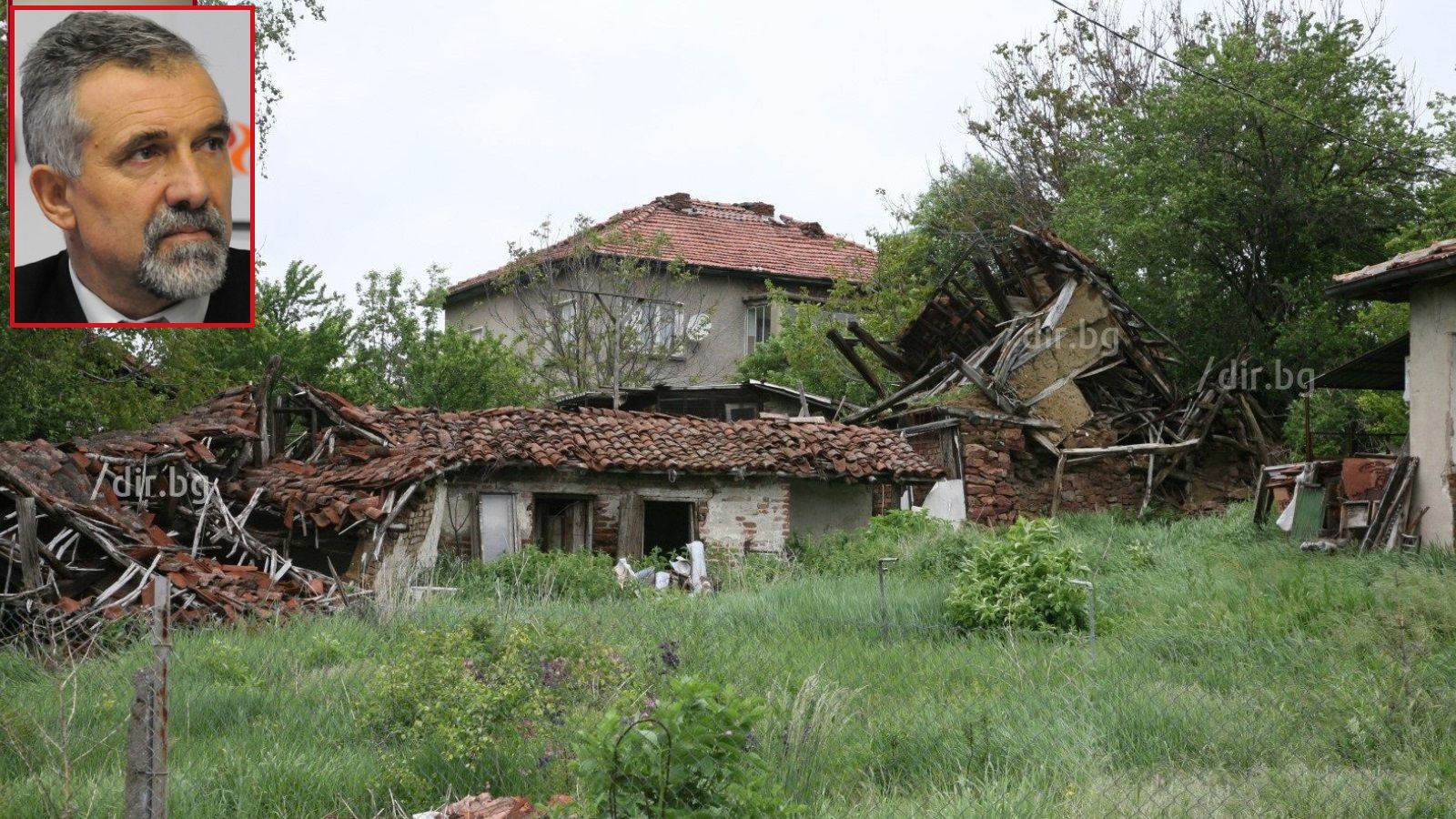 Порутена къща във Витановци; горе дляво - проф. Емил Ботев