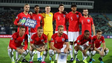 Английските играчи в Туитър: Поздравления за капитана, жалко за България
