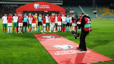 България - Англия 0:2, съдията заплаши да прекрати мача заради расизъм (на живо)