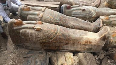 Археолози откриха 20 древни ковчега в Луксор (снимки)