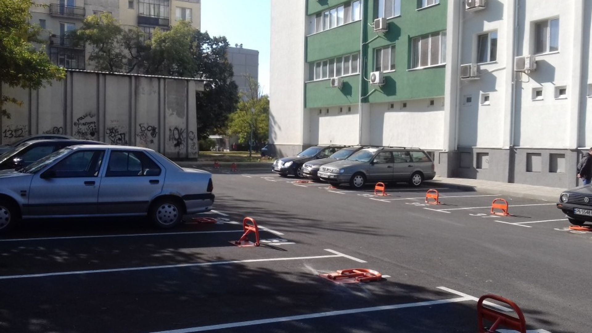 Кметът на Пловдив откри нов паркинг за 47 коли