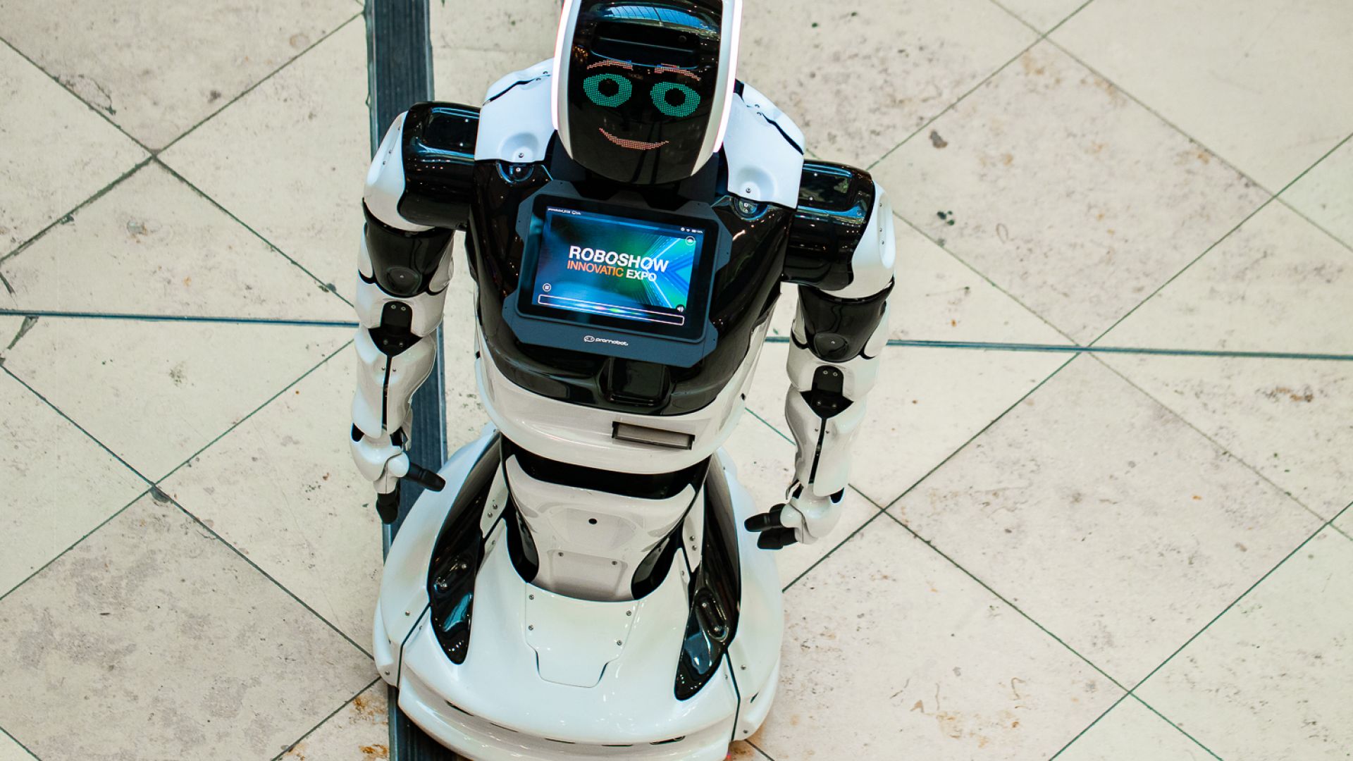 Роботи с изкуствен интелект работят на японско летище