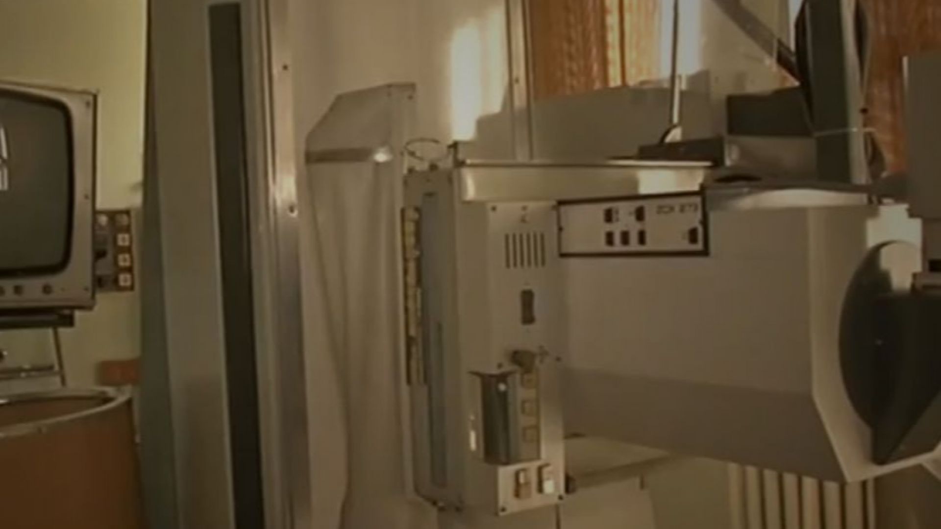 Лекари забравиха пациент в скенер и дори го обявиха за