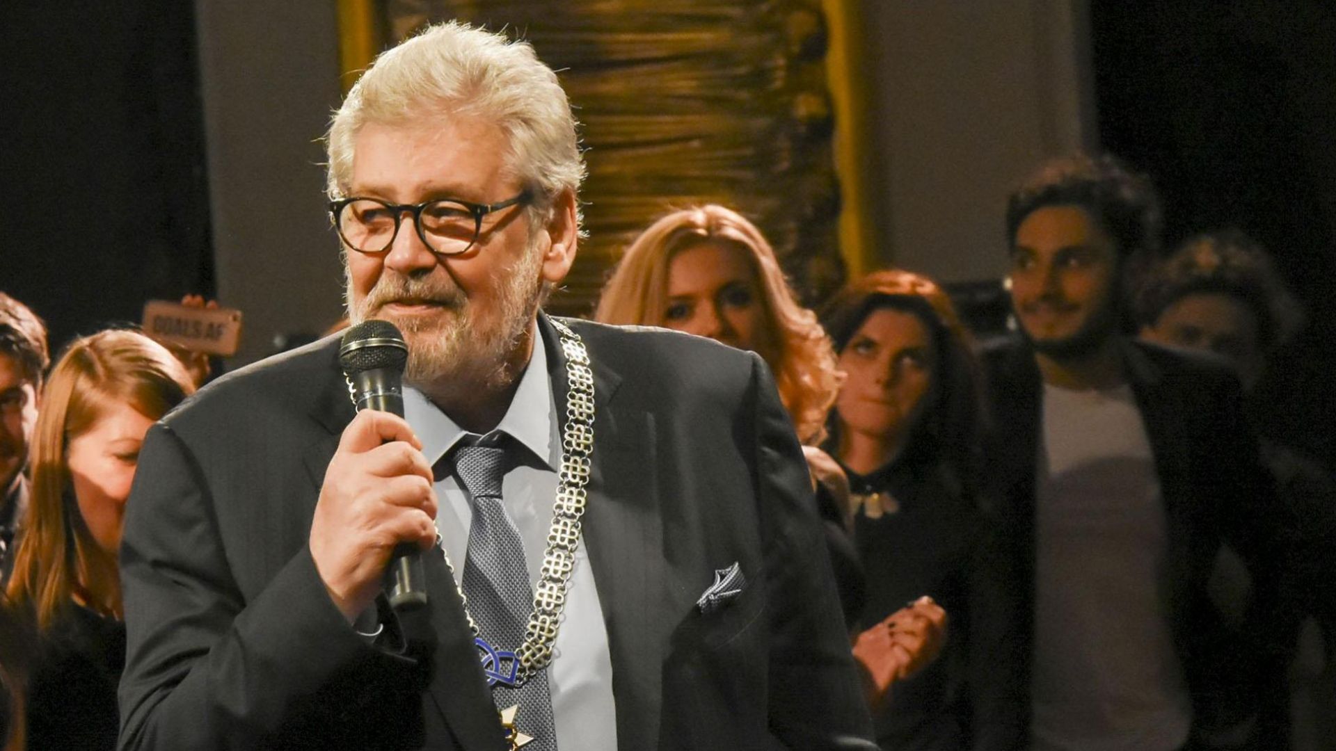 Стефан Данаилов е изведен от изкуствената кома в която бе