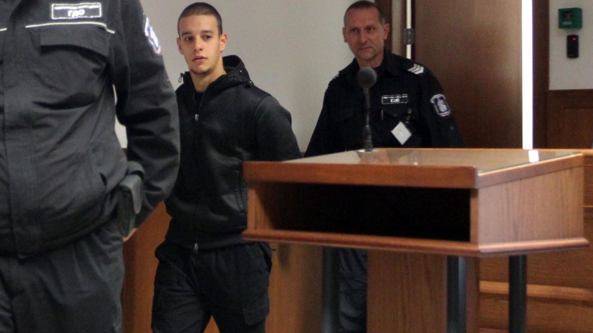 Софийският районен съд остави за постоянно в ареста 18 годишния Цветан