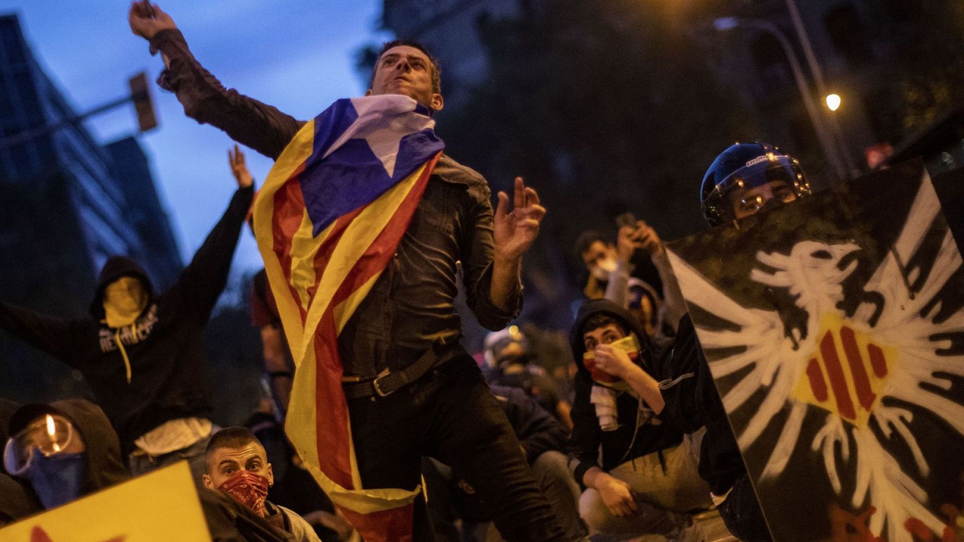 Над половин милион каталунци протестираха по улиците в Барселона (снимки и видео)