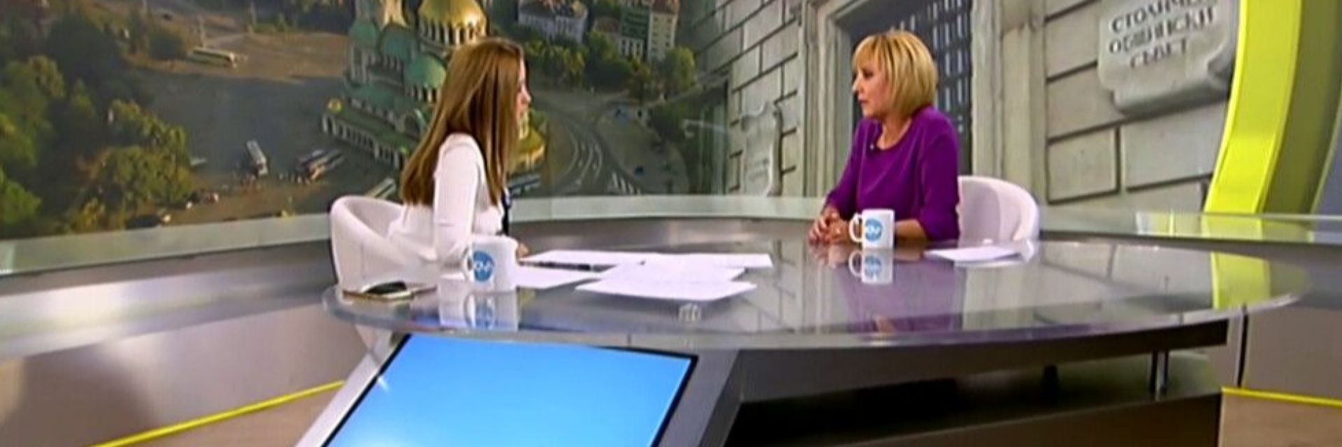 Мая Манолова: Малка група е окупирала властта, но по-многобройни сме ние - гражданите