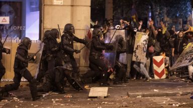 182-ма пострадали при снощните протести в Каталуния