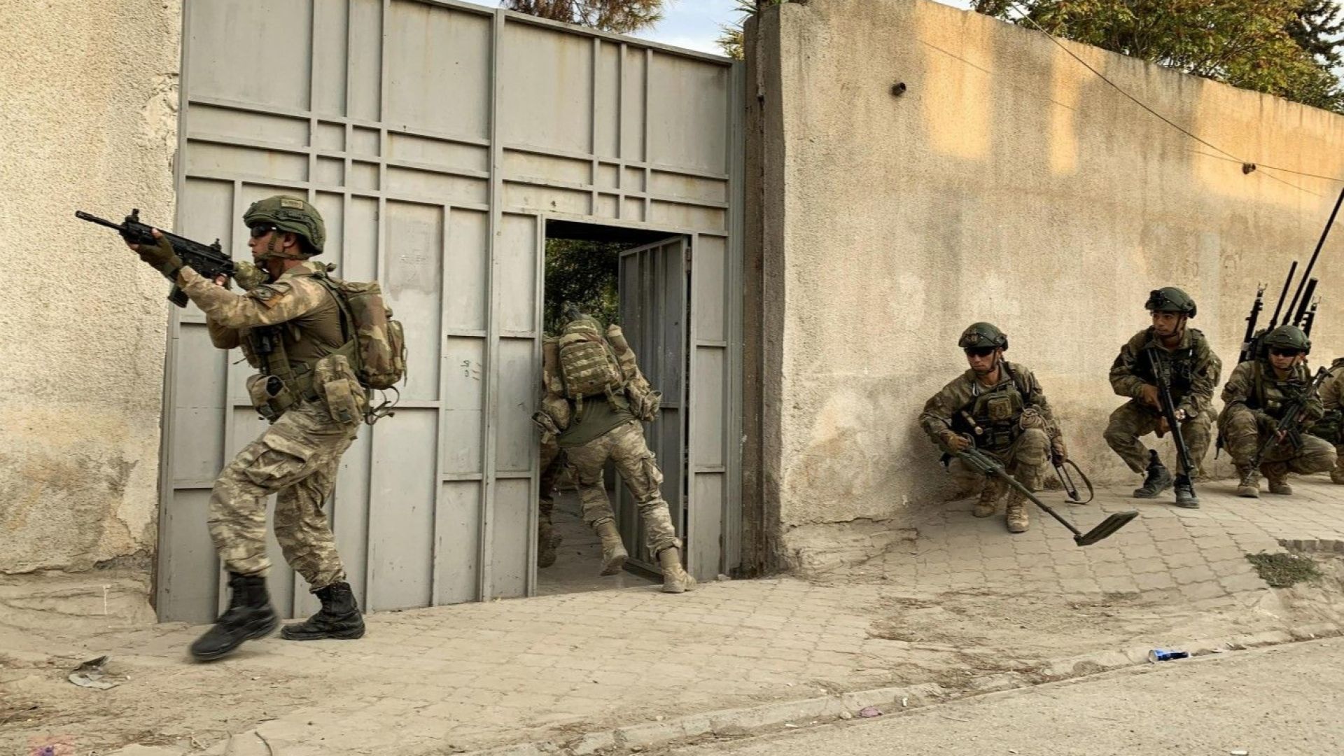 Турският президент Реджеп Тайип Ердоган иска сирийските правителствени сили да