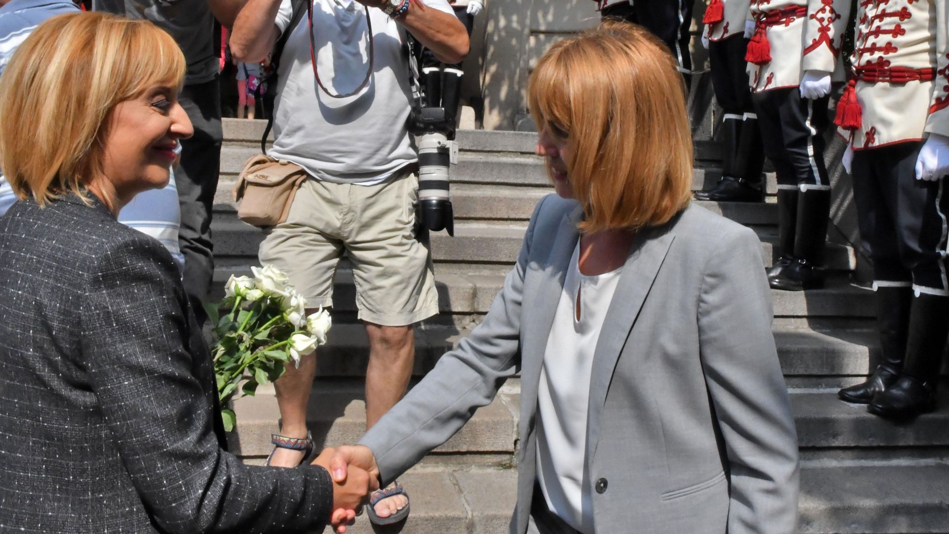 Броени дни преди първия тур на местните избори фаворитите за