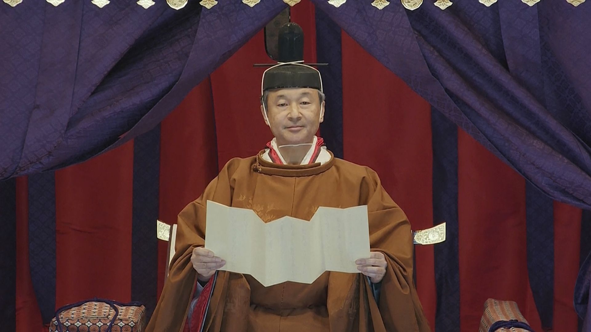 Императорът на Япония Нарухито официално обяви днес възкачването си на