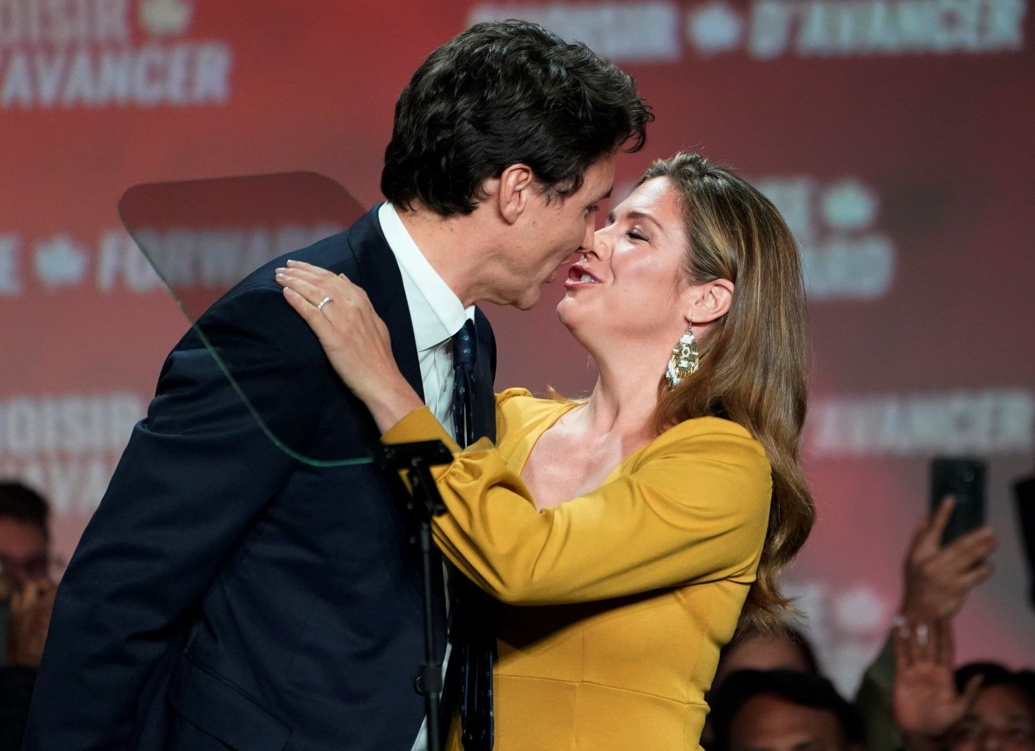 Съпругата на канадския премиер Джъстин Трюдо - Софи Грегоар Трюдо, е дала положителни проби за коронавируса