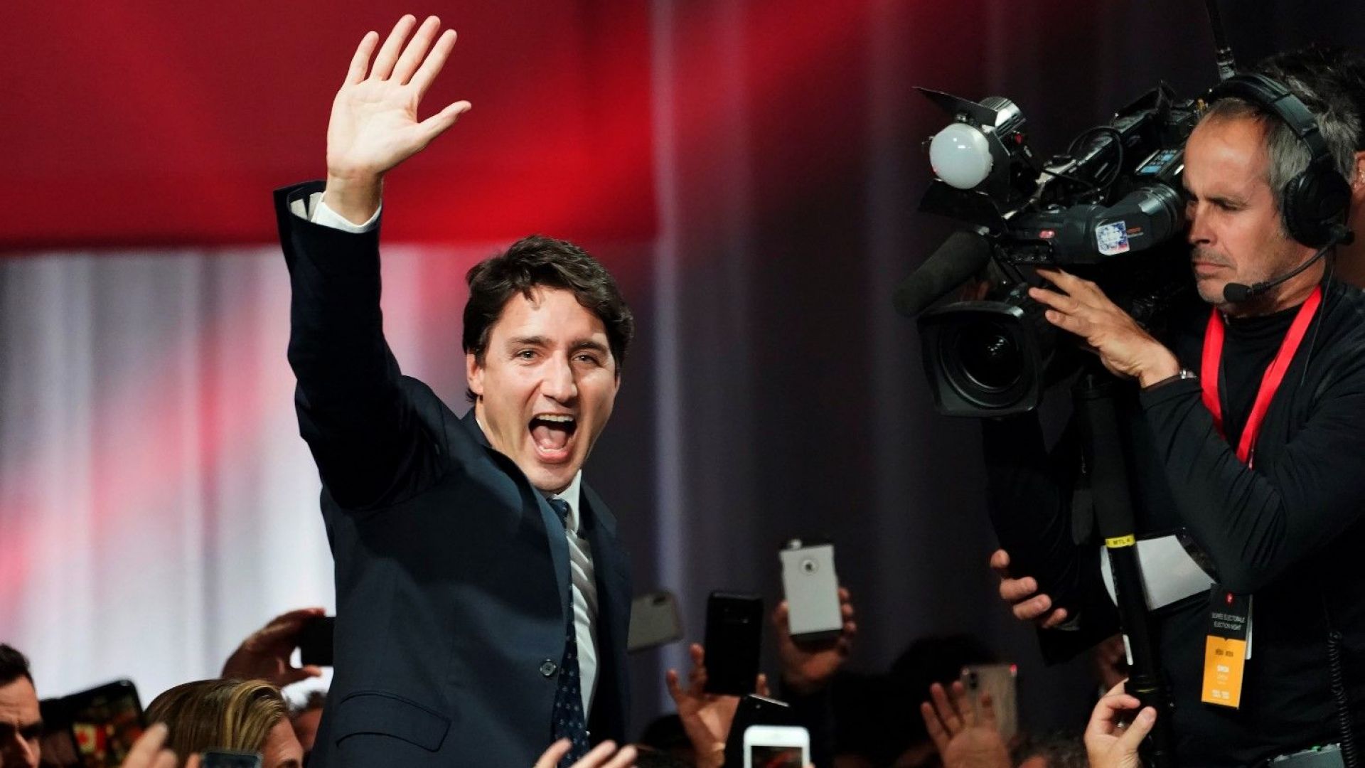 Либералната партия на Джъстин Трюдо запази властта си на косъм