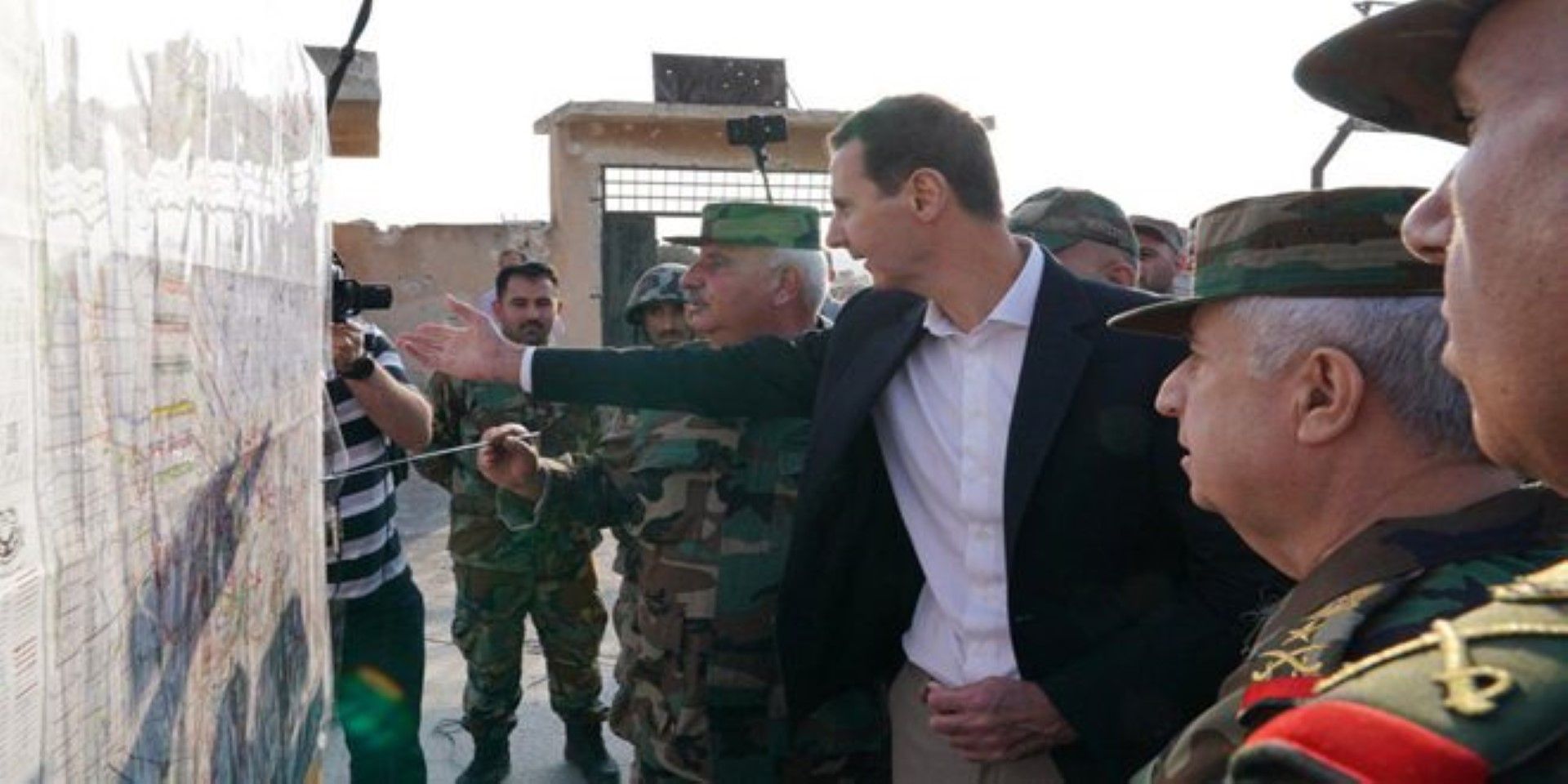 Башар Асад изненадващо посети военен гарнизон в Ал Хабит
