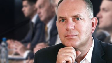 За мен е лош вариант правителството да мине само и