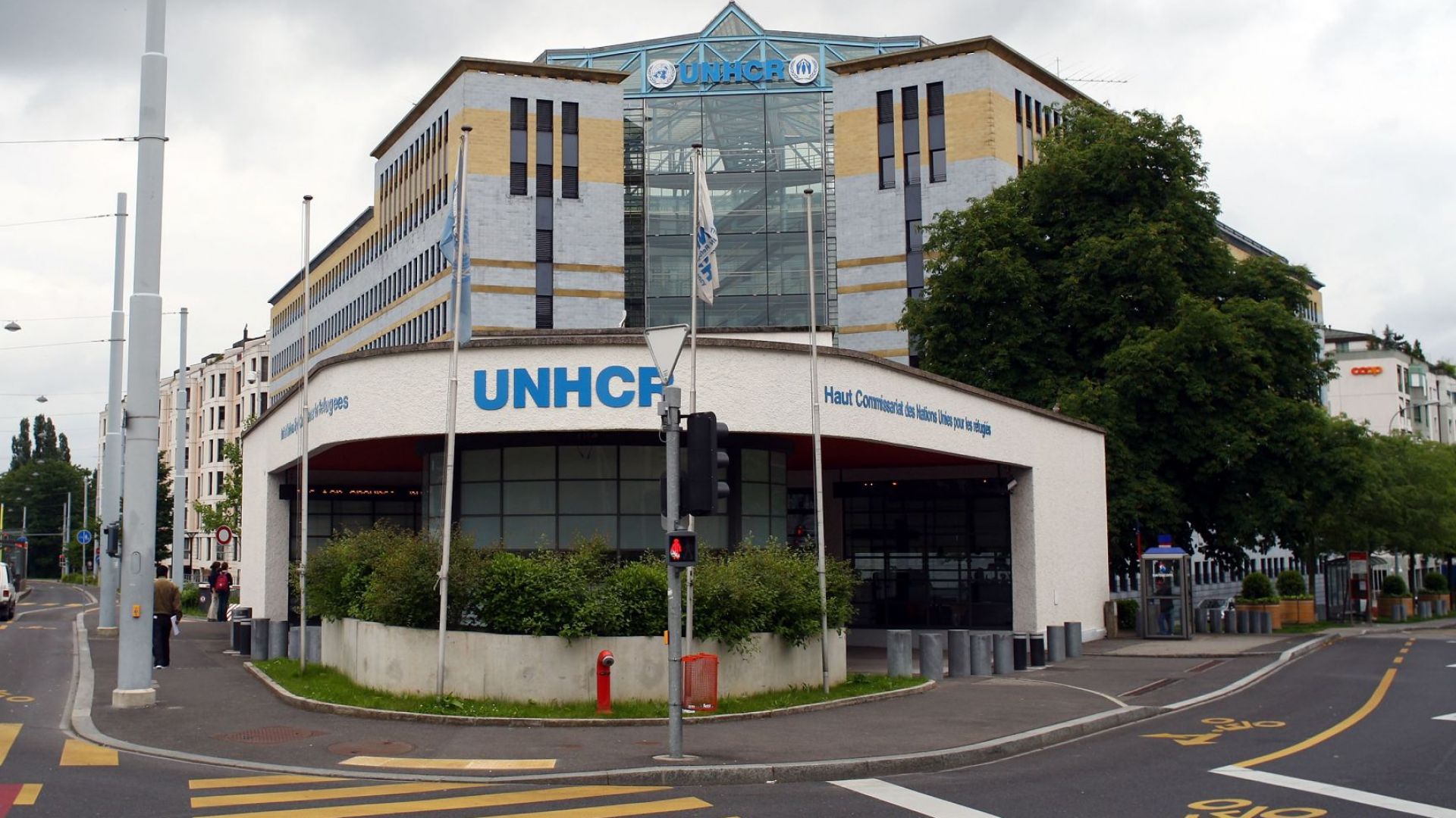 Сириец от кюрдски произход се самозапали тази сутрин пред централата