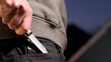 Психично болен мъж нападна 14 годишно момче с нож Детето е