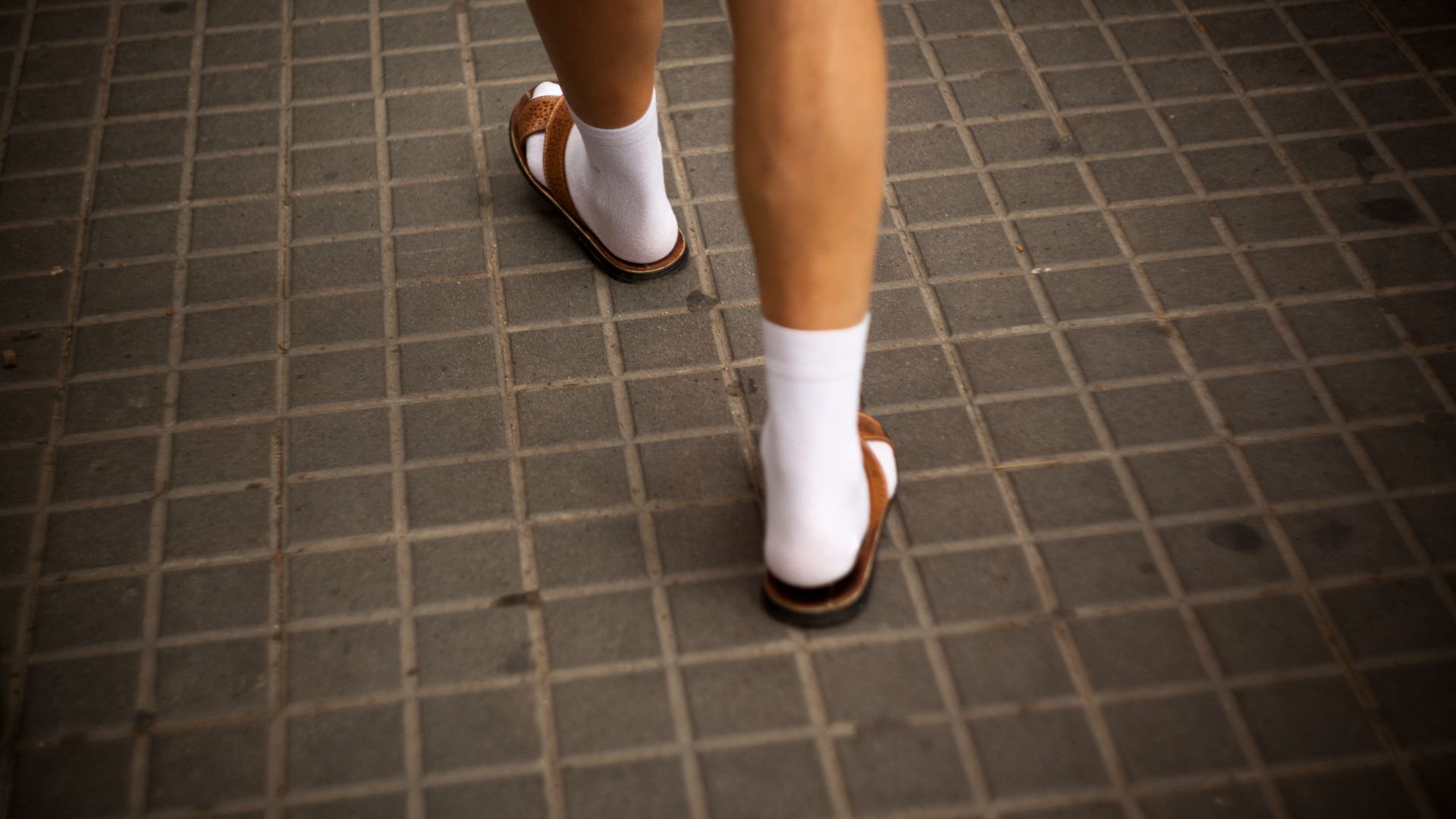 Сандали и бели чорапи - отново на мода в Германия