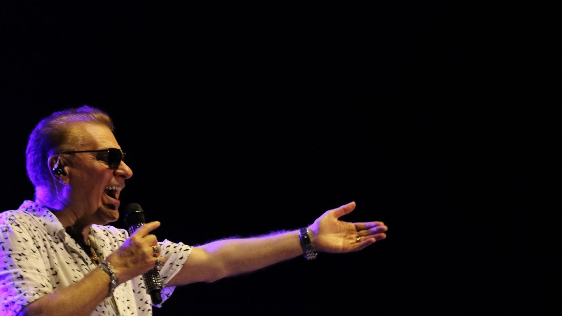 Естрадната звезда Васил Найденов е катастрофирал на 45 километър на