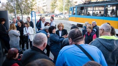 Мая Манолова закри предизброната си кампания сред служители на градския транспорт (видео)