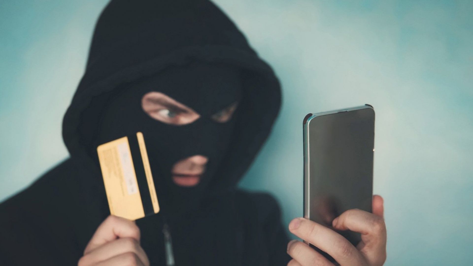 Служители на Федералната служба за сигурност на Русия задържаха 18 годишен