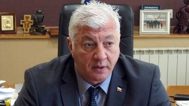 Спешно оперираха кмета на Пловдив, пада вкъщи и си чупи рамото