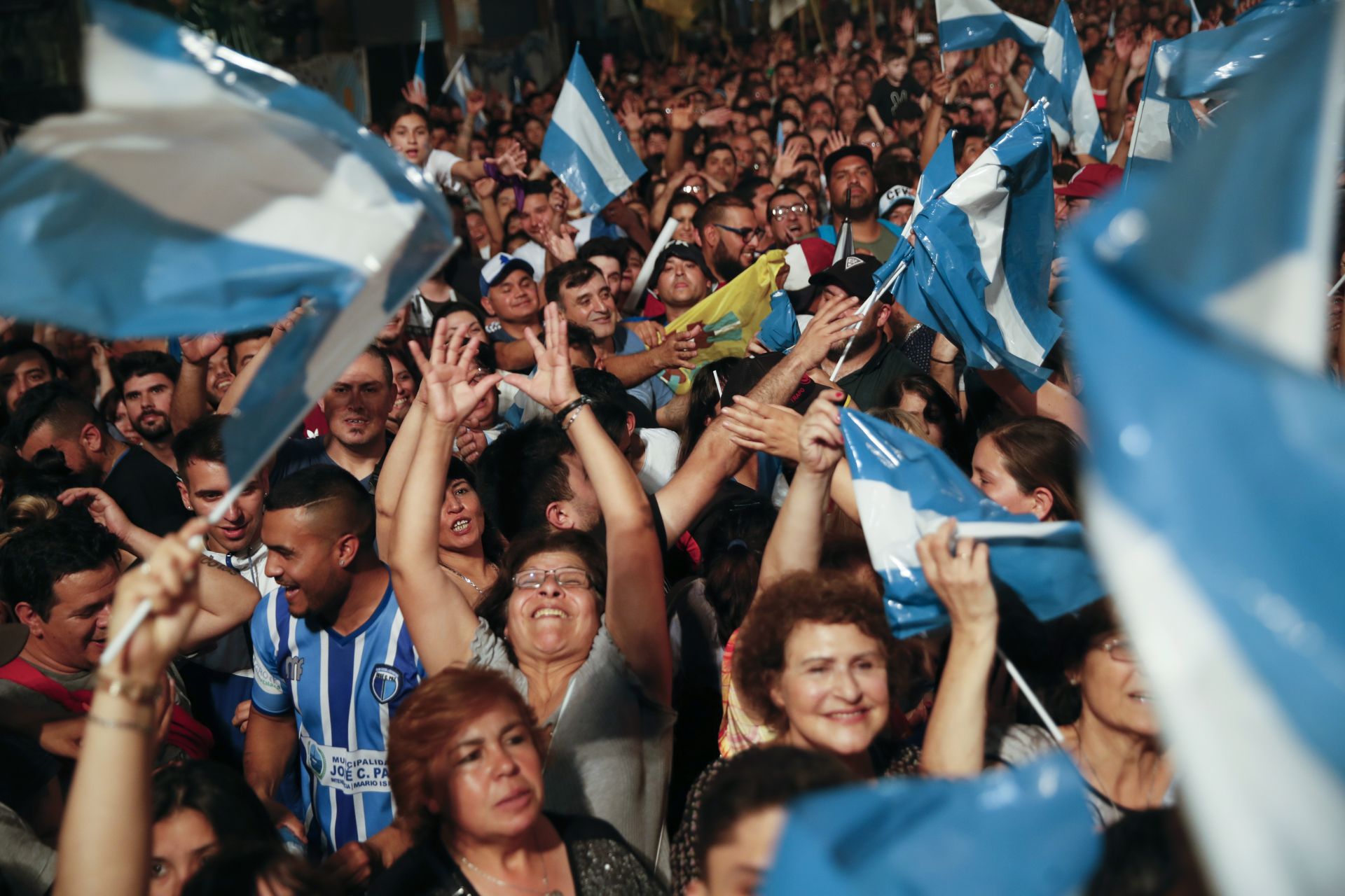 В Аржентина празнуват изборната победа на Фернандес