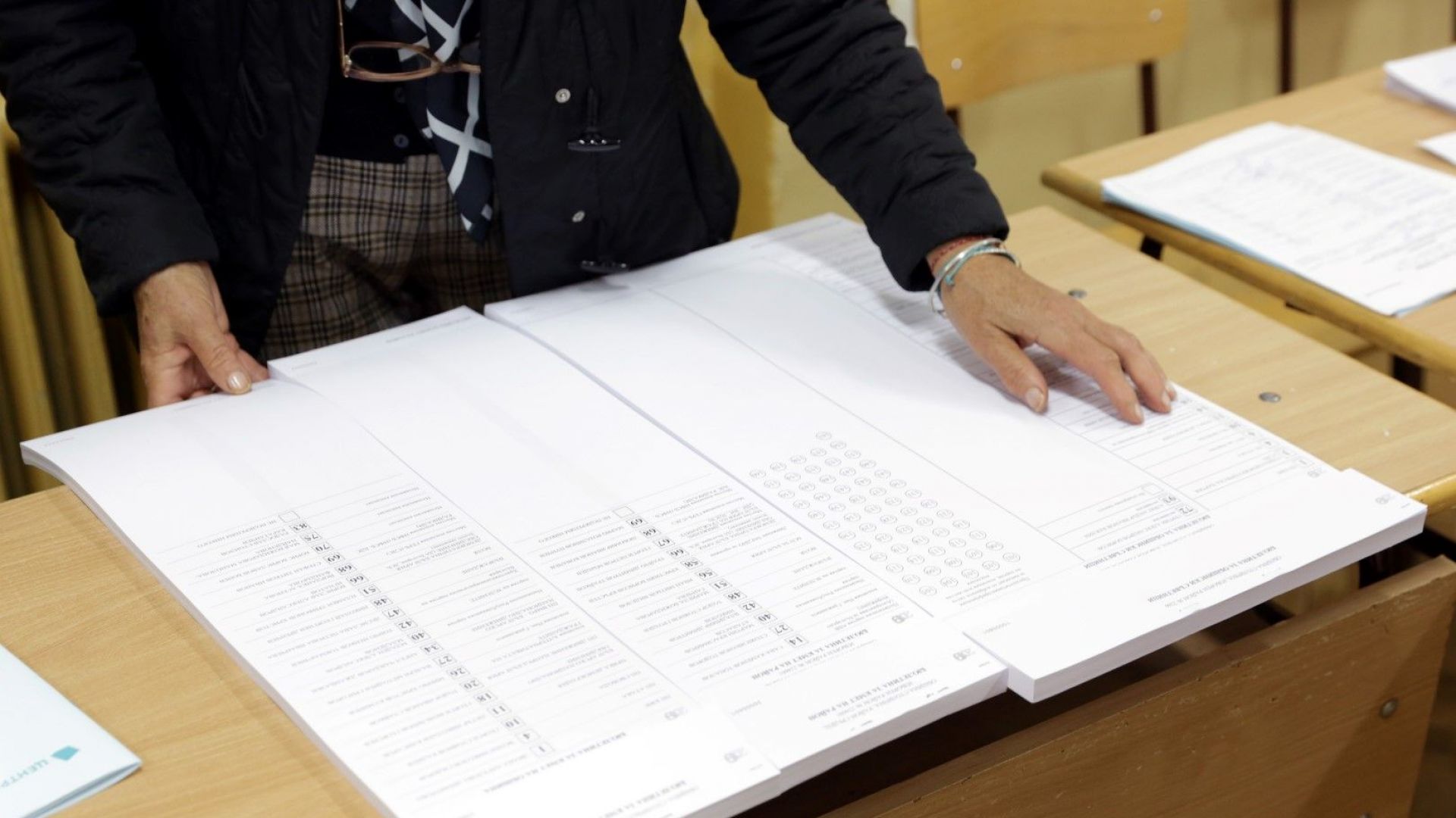 ЦИК започна да изнася първите данни от обработването на изборните