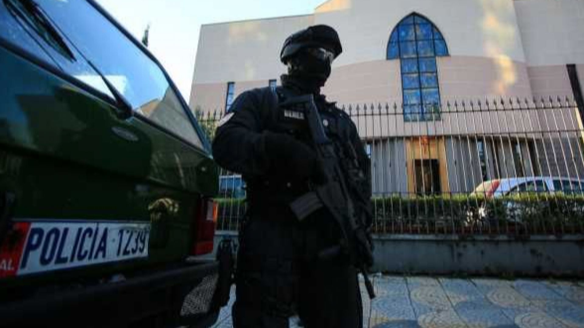 Албания е разтърсвана от корупционна афера в която са замесени