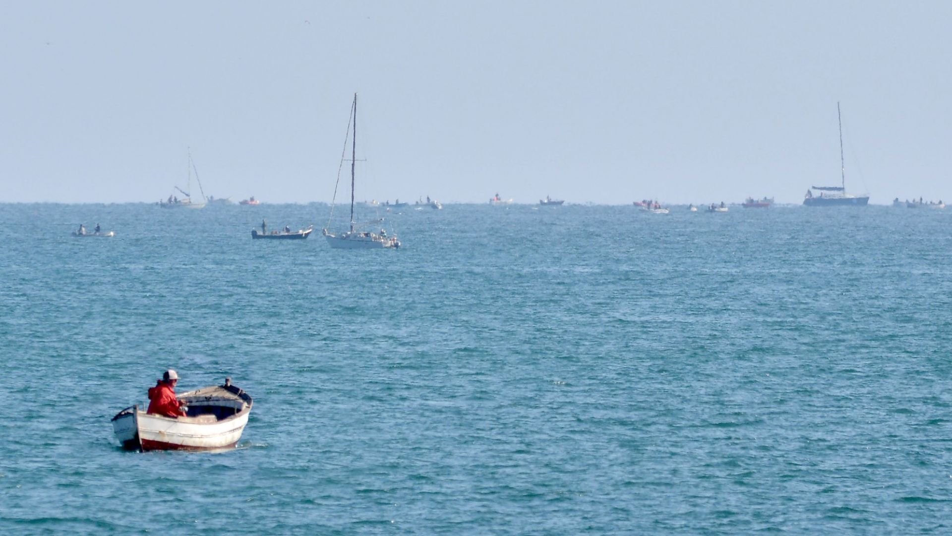 Служители на НСО спасиха бедстващи рибари край Варна