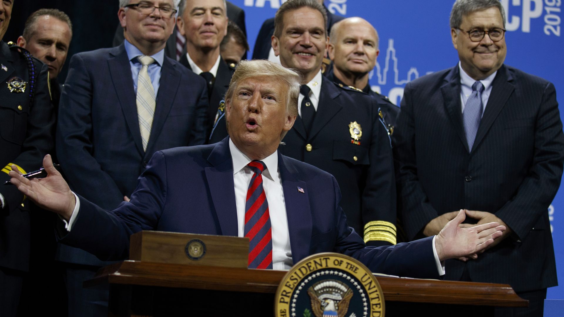 Американският президент Доналд Тръмп заяви че ще води по решителна борба